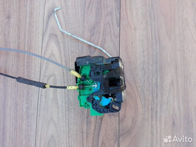 Замок двери передней правой Hyundai Solaris