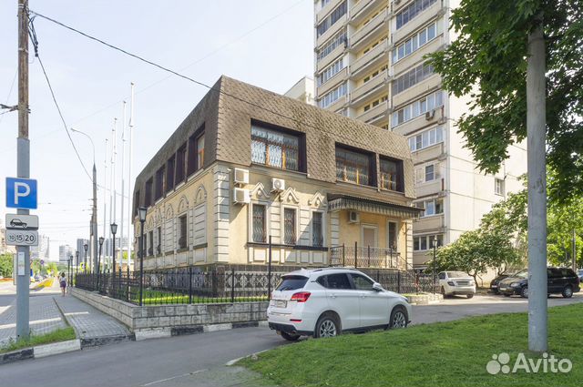 Помещение свободного назначения, 976 м²