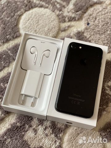 Телефон iPhone 7 black 32Gb