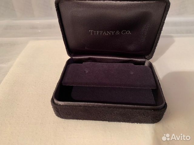 Коробочка Tiffany и бархатный футляр. Оригинал Коробочка Tiffany и бархатный футляр. Оригинал