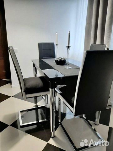 Стол со стульями
