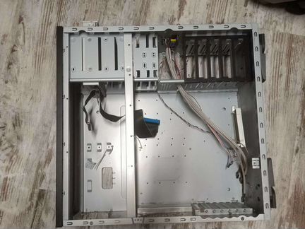Корпус inwin очень большого размера