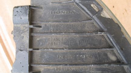 Противотуманная фара Хонда Легенд 2008