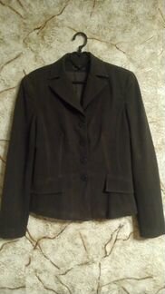 Модный и изысканный,стильный и элегантный костюм