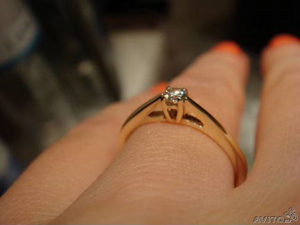 Кольцо с бриллиантом из жёлтого золота