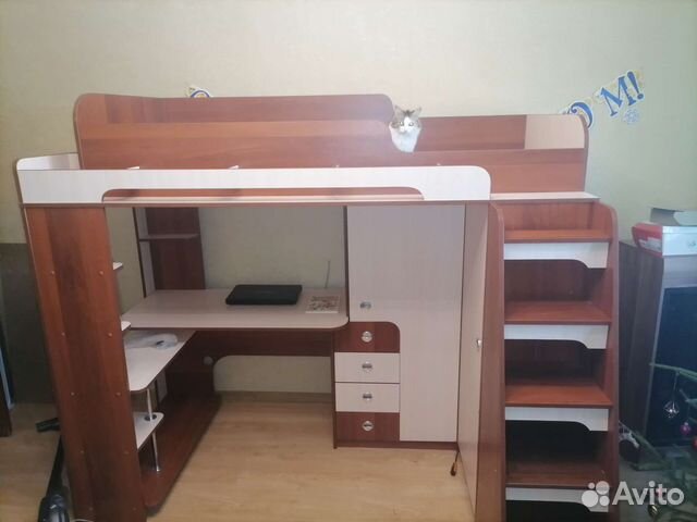 Кровать-чердак. Уголок школьника