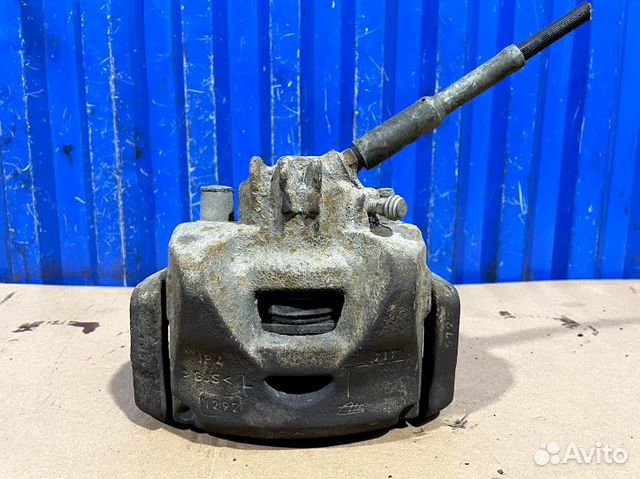 Суппорт передний левый Citroen C4 2 1.6 EP6 2011