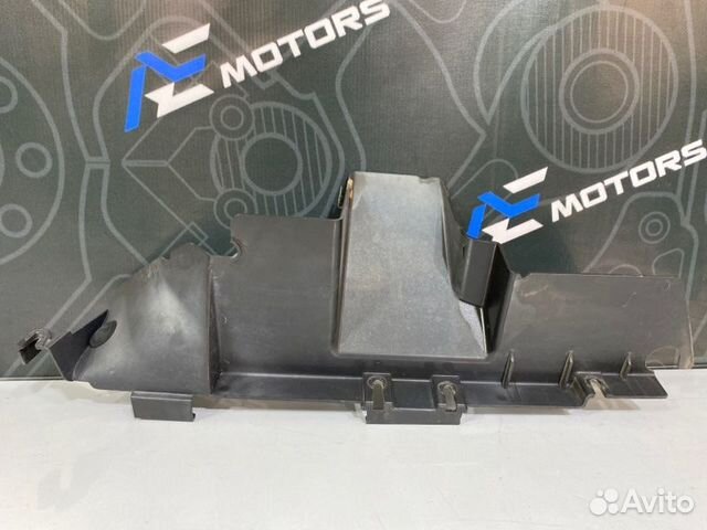 Воздуховод радиатора передний левый Volkswagen