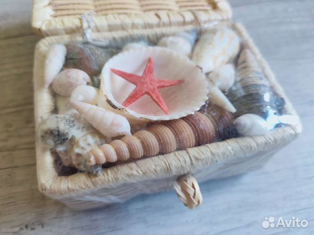 Плетёная корзинка с ракушками сувенир украшение