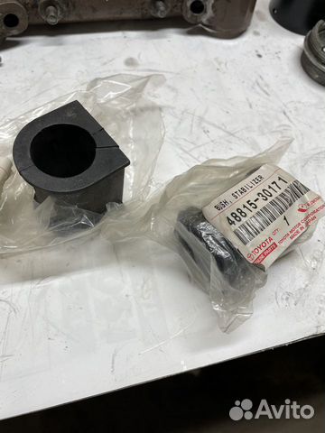 Втулки стабилизатора передние 48815-30171