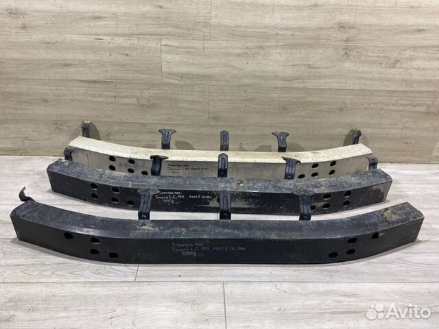 Усилитель переднего бампера Toyota Land Cruiser