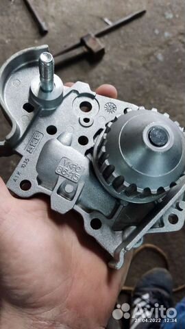 Водяной насос помпа renault logan