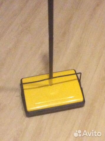 Щетка механическая для чистки ковров и пола