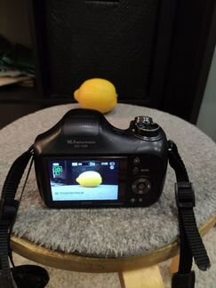 Цифровая фотокамера Sony DSC-H100