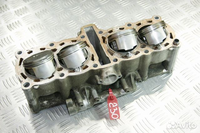 Блок цилиндров с поршнями Yamaha YZF600R Thunderca