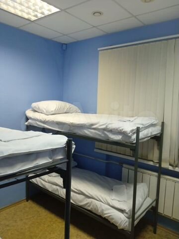 Комната 25 м² в > 9-к., 1/2 эт.