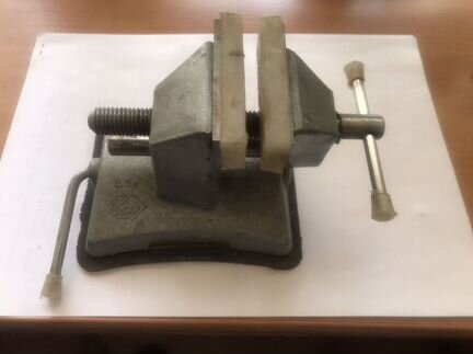 Тиски настольные