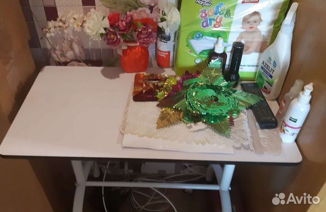Маникюрный стол