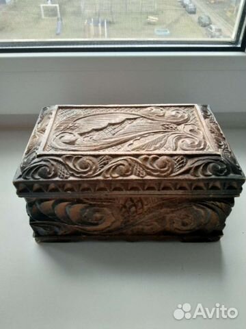 Деревянная шкатулка