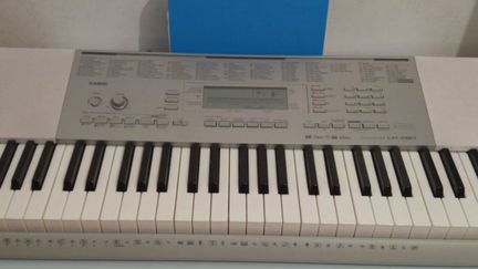 Casio LK-280 синтезатор самообучающий