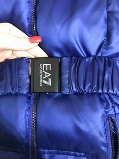 Женская куртка Emporio Armani EA7