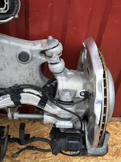 Задний правый кулак bmw f10 2016год