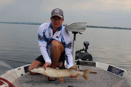 Рыбалка на лодке на Оке, обучение рыбалке с нуля