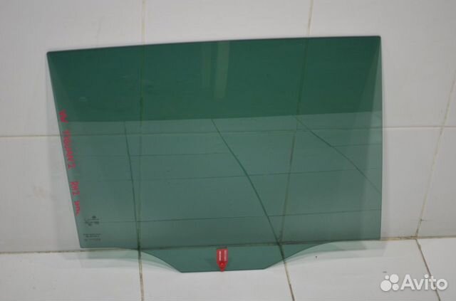 Стекло двери заднее правое Volkswagen Tiguan 2