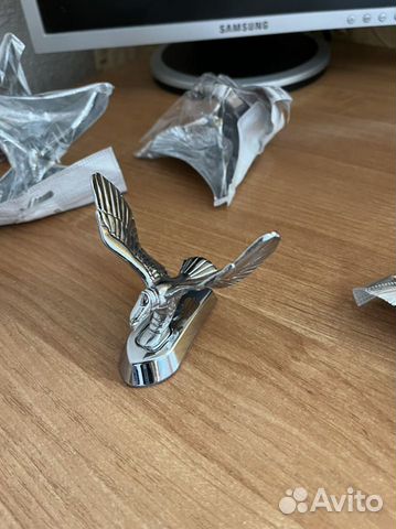 Эмблема статуэтка орёл