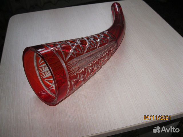 Хрустальный рог и металлическое кольцо для креплен