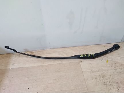 Поводок стеклоочистителя правый Kia Ceed 2 JD