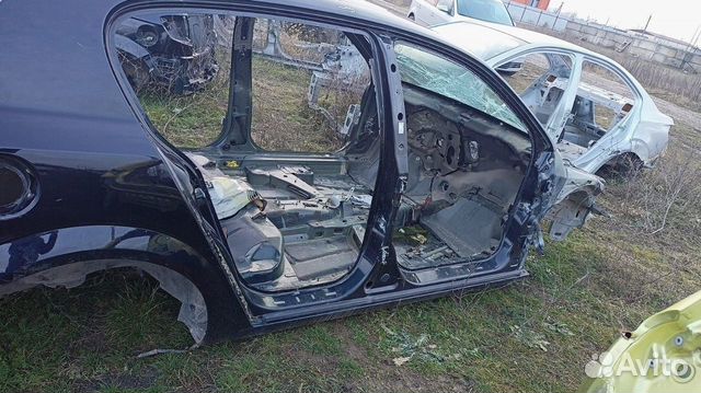 Опель Астра Н правый порог. карниз