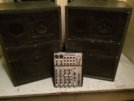 Активная акустика с пультом беренджер