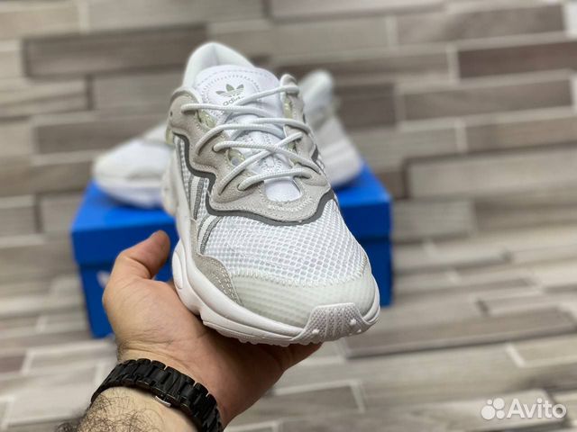 Кроссовки adidas ozweego