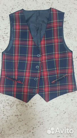 Жилетка для мальчика новая на рост 122см