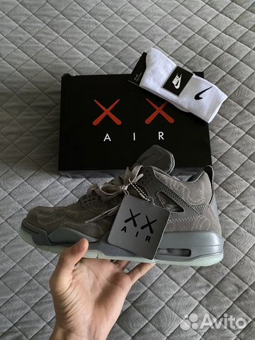 Nike air jordan 4 retro kaws