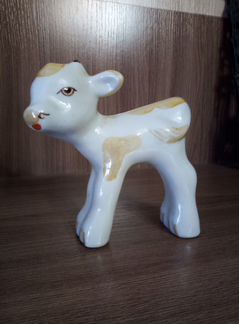 Статуэтка Фарфор СССР Теленок, Бычок.Сысерть 1960е