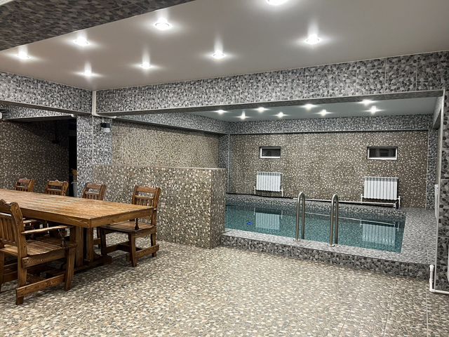 Дом 220 м² на участке 6 сот.