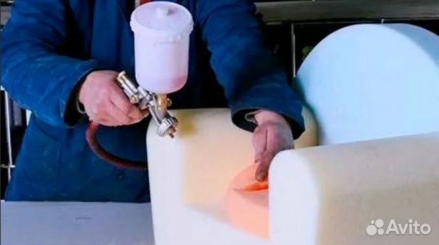 Ученик приклейщика