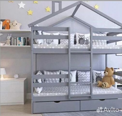 Двухъярусная кровать домик