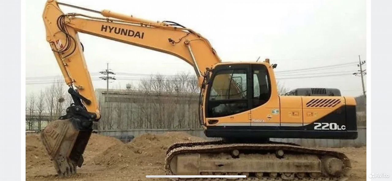 Экскаватор сургуте. Hyundai ekskavatorlar 210. Hyundai ekskavatorlar 260. Хендай 220 экскаватор 2013 года. Трактор Хундай 220.