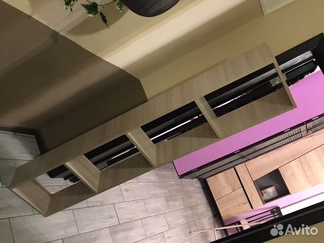 Полка-стеллаж настенная