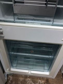 Встраиваемый холодильник Electrolux