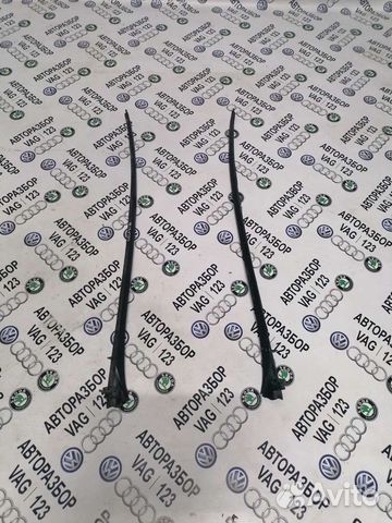 Молдинг лобового стекла Фольксваген Гольф 5