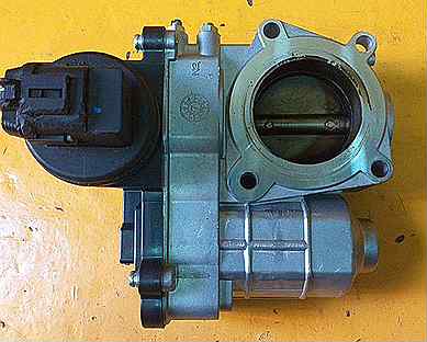 18. Чистка дроссельной заслонки и форсунок. - Nissan Micra (K11), 1 л, 1997 года