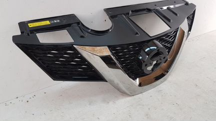 Решетка радиатора Nissan X-Trail T32 2014