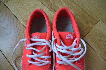 Розовые кеды nike