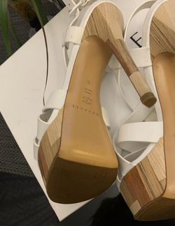 Продаю оригинальные босоножки Casadei