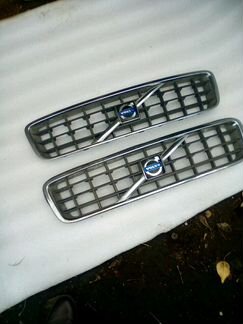 Вольво хс 90 2008 г передней решотка