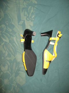 Элегантные кожаные туфли